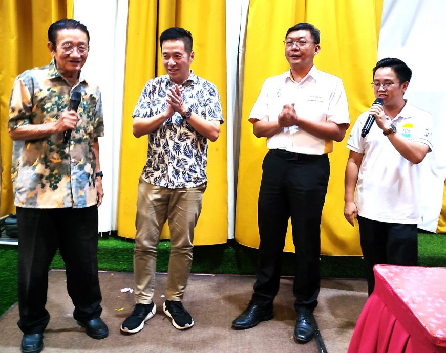 为政策争锋 为华教合唱   “朝野合唱团”飙歌筹2100令吉