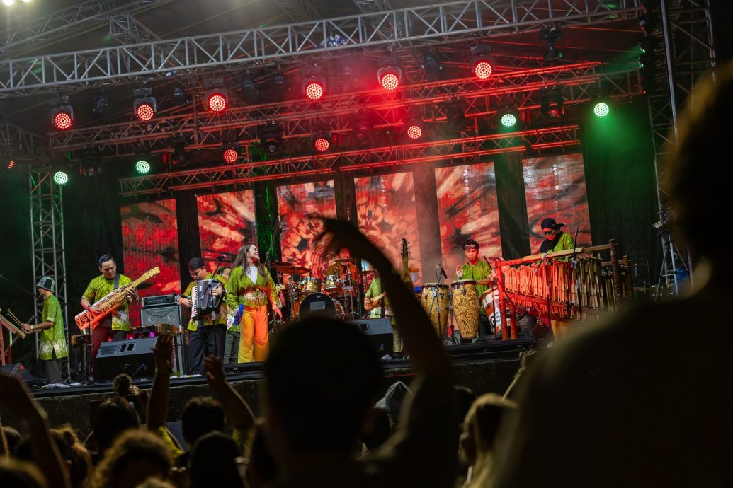 为杜绝黄牛票 韩团演唱会主办方出“妙招”