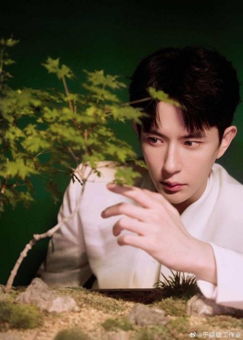 于朦胧坠楼窗户现抓痕 网列疑点求彻查