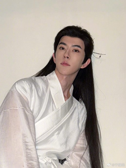 于朦胧惊传跳楼身亡 粉丝喊快出来辟谣