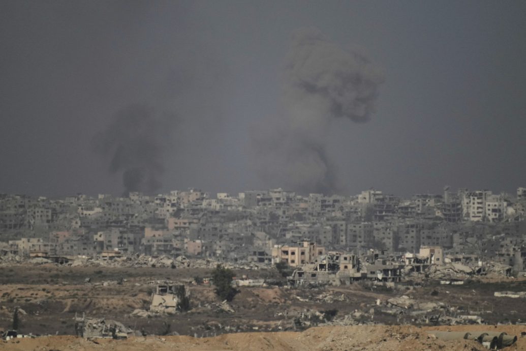 以色列防长:加沙地带遭彻夜空袭后“陷入火海”