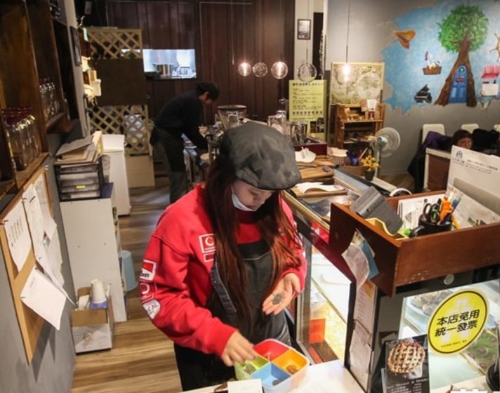 企业给机会找新出路 让更生人就业温暖社会