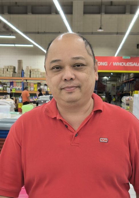 供星洲网/100援金热潮 商场涌人潮 系统依然频出状况