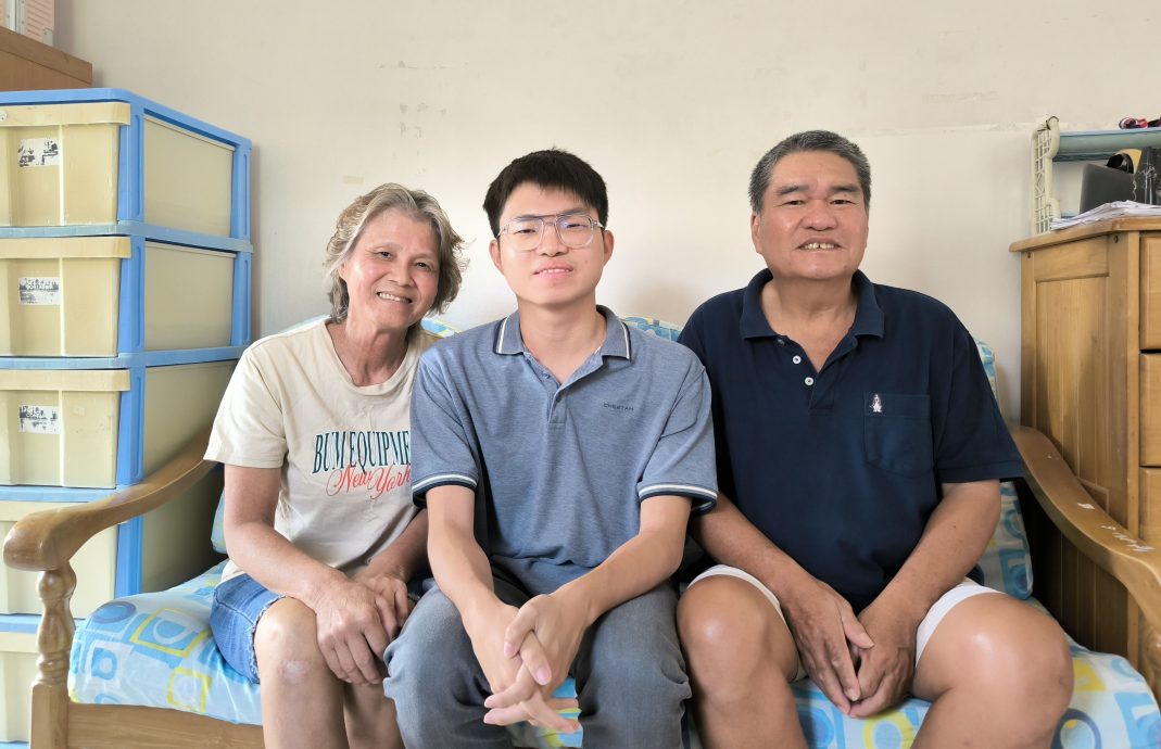 供星洲网/勇闯全球AI数据挑战赛 马大毕业生夺冠 为国争光