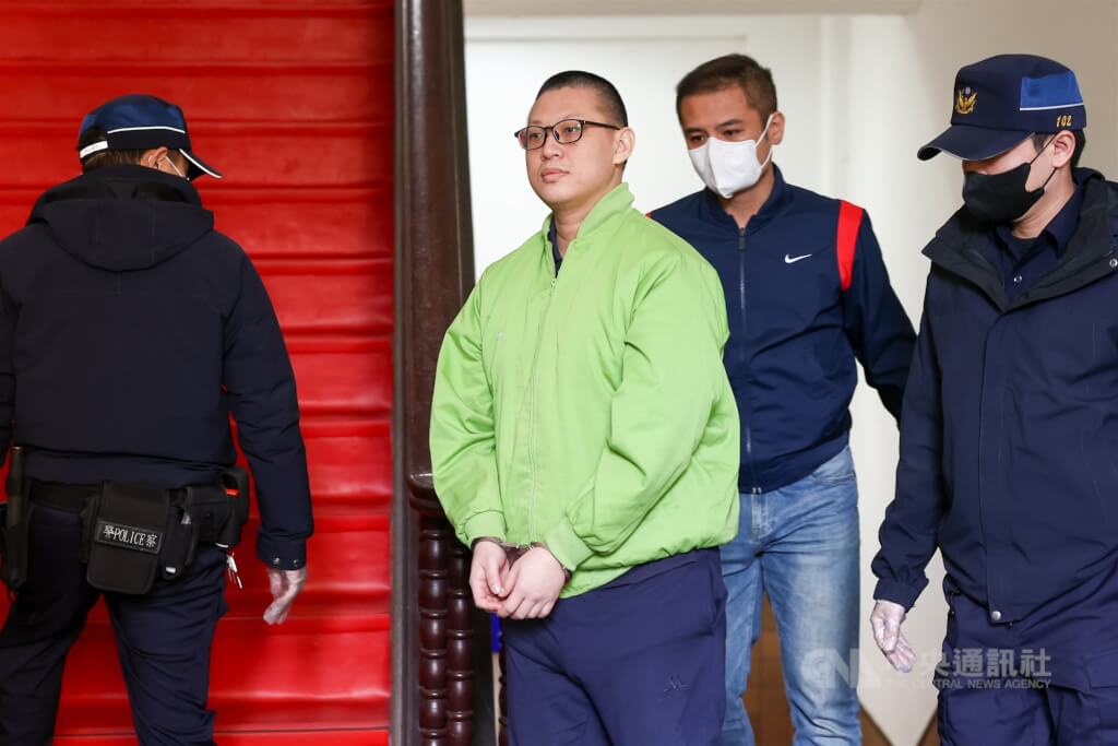 侵犯40名未满7岁幼童 幼儿园长之子判监3552年