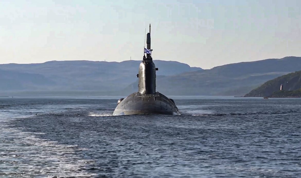 俄军机携高超音速导弹在演习期间飞越巴伦支海