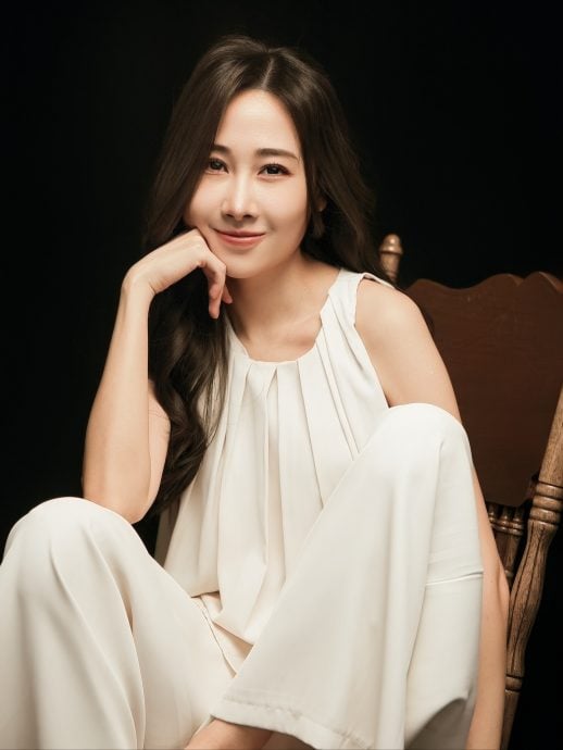 俊倩半夜发入院照 在家晕眩送院吊点滴