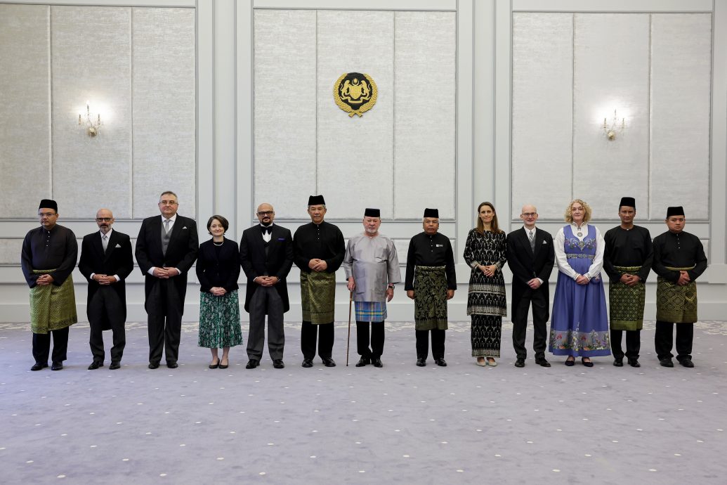 元首颁委任状予7驻外大马使节