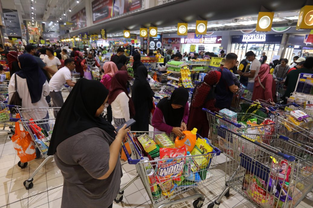 全国/一次性发放SARA次日 系统当机或缓慢 消费者花2小时排队／3图