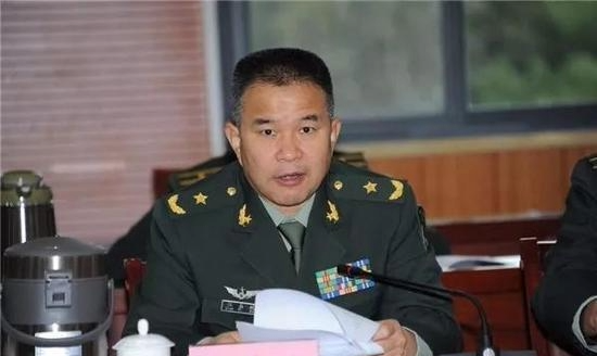 全国人大常委会闭幕 武警司令共4将免职