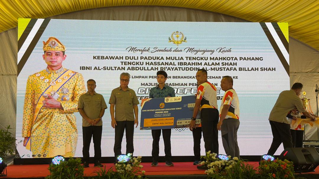 全国民防救生员挑战赛,砂拉越民防部队夺冠。