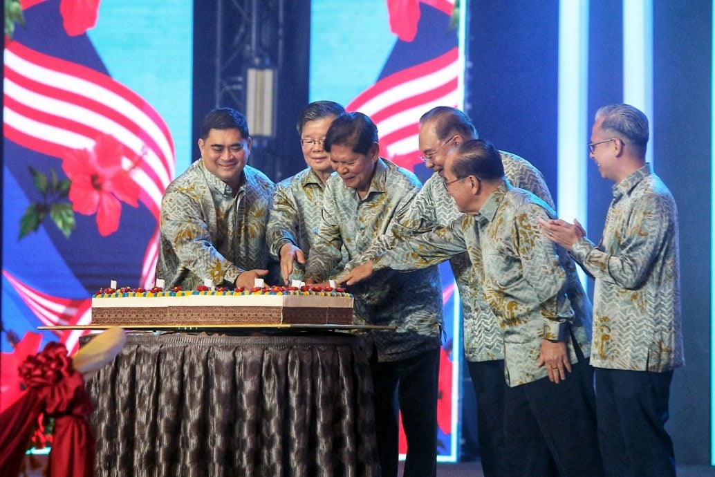 (全国版)安华主文: 马来西亚日