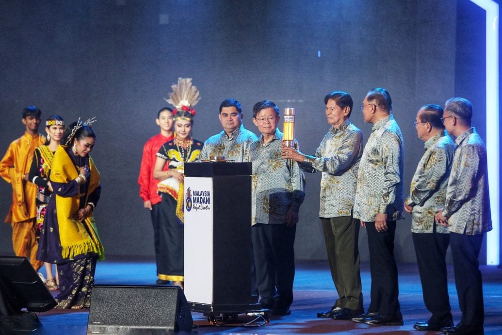 (全国版)安华主文: 马来西亚日