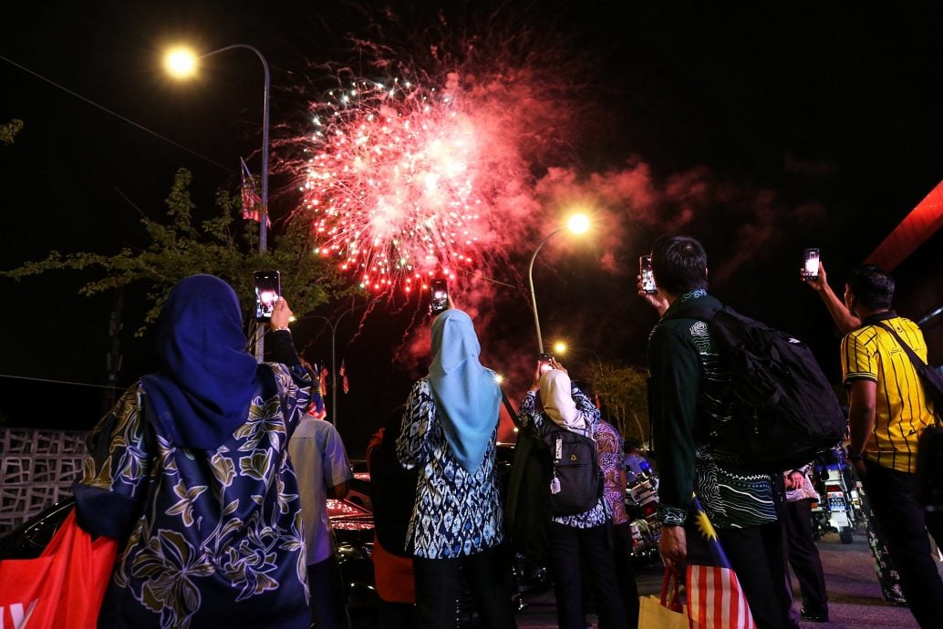 (全国版)安华主文: 马来西亚日