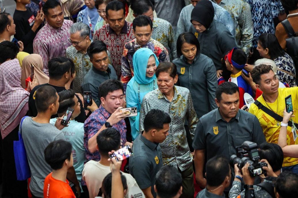 (全国版)安华主文: 马来西亚日