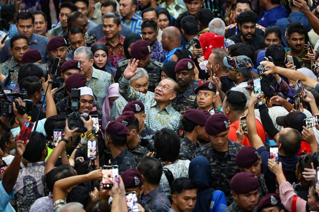 (全国版)安华主文: 马来西亚日