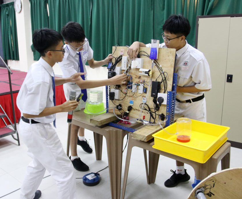 全国版:黑客松AI全国决赛芙中登场 中学生以AI攻坚智慧农业