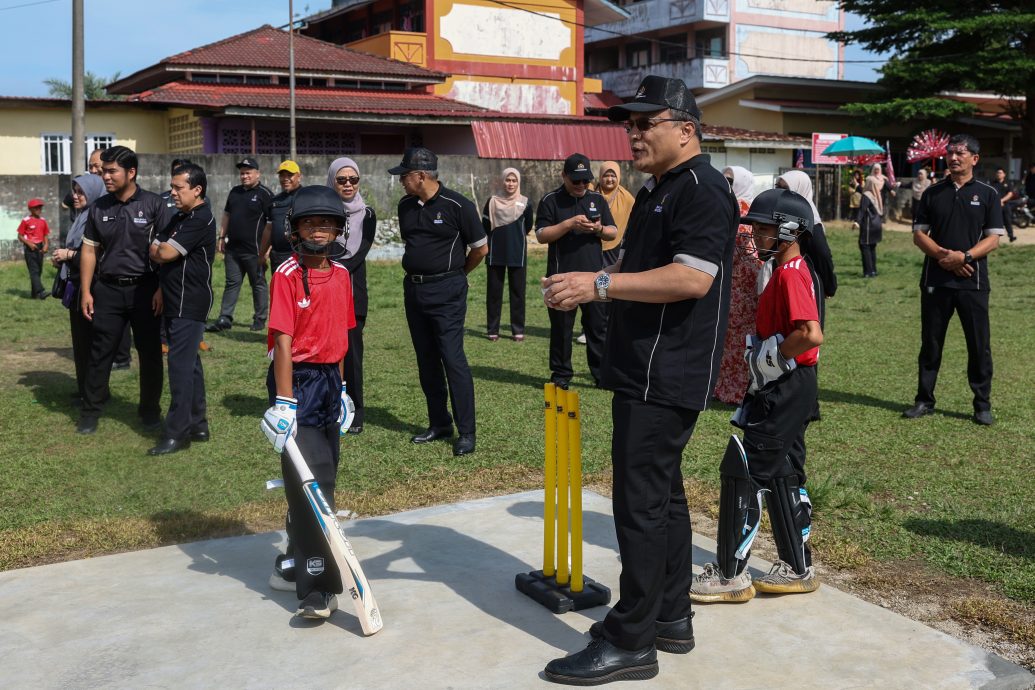 全国:总检察长丹斯里莫哈末杜苏基呼吁公众尊重正在进行的司法程序,包括对查拉坠楼案的研讯。