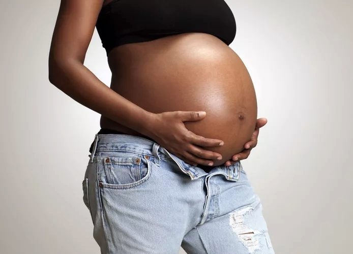 全球不到200例！　出生20天女婴“腹中藏双胎”紧急手术