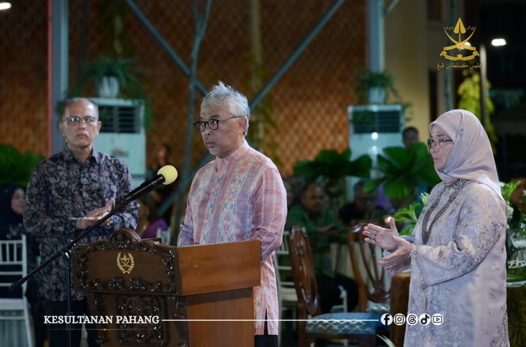 全：（已签发)彭亨州苏丹陛下阿都拉希望婆罗洲航空，开通关丹直飞砂拉越古晋的航线。