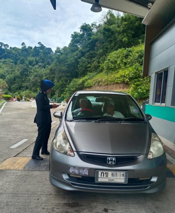 内贸局大马日 高乌边境查120车辆