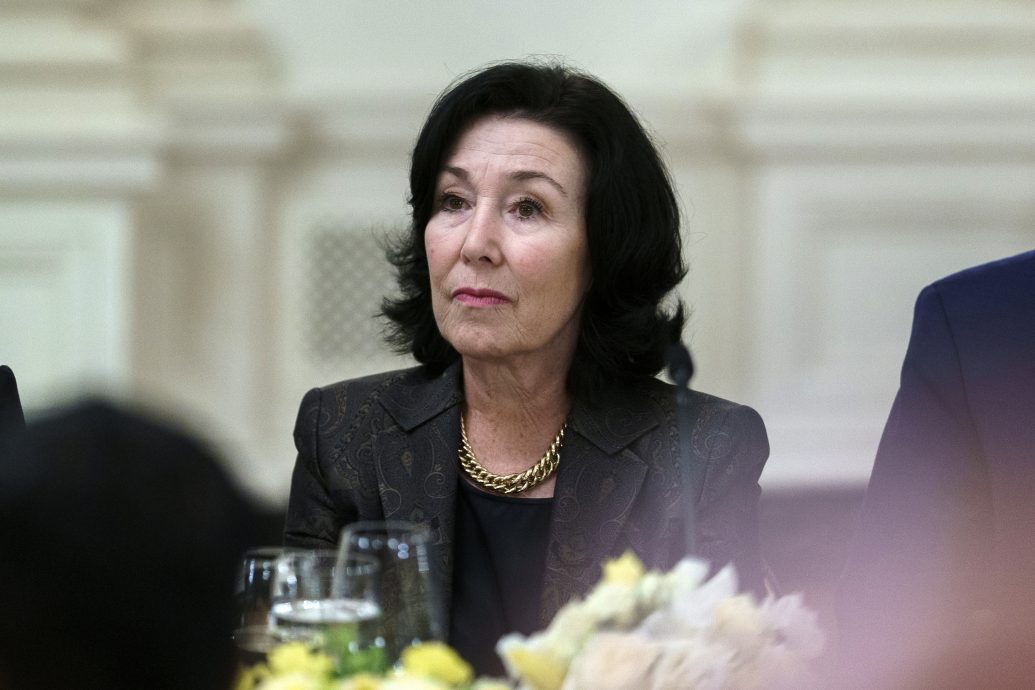 冠盖满京华 斯人独憔悴!特朗普白宫宴请科技大咖 昔日麻吉马斯克缺席