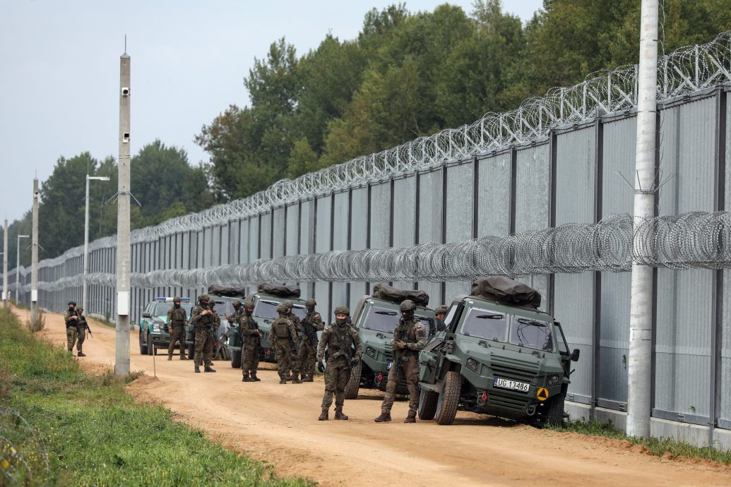 冯德莱恩专机疑遭俄干扰攻击 GPS瘫痪靠纸本地图降落