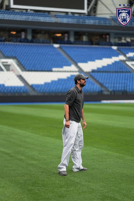 前西班牙国脚皮克造访南虎主场  东姑依斯迈尽地主之谊