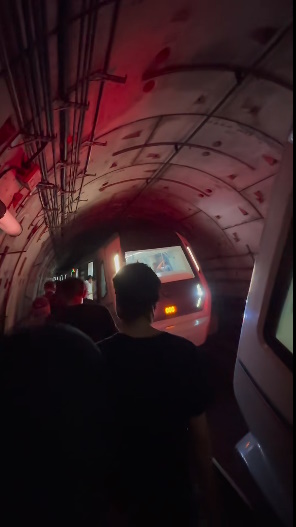 加影线捷运故障 乘客隧道中换车 Rapid Rail:2PM前已恢复