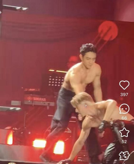 半裸凌空倒立失手 关智斌狠摔舞台