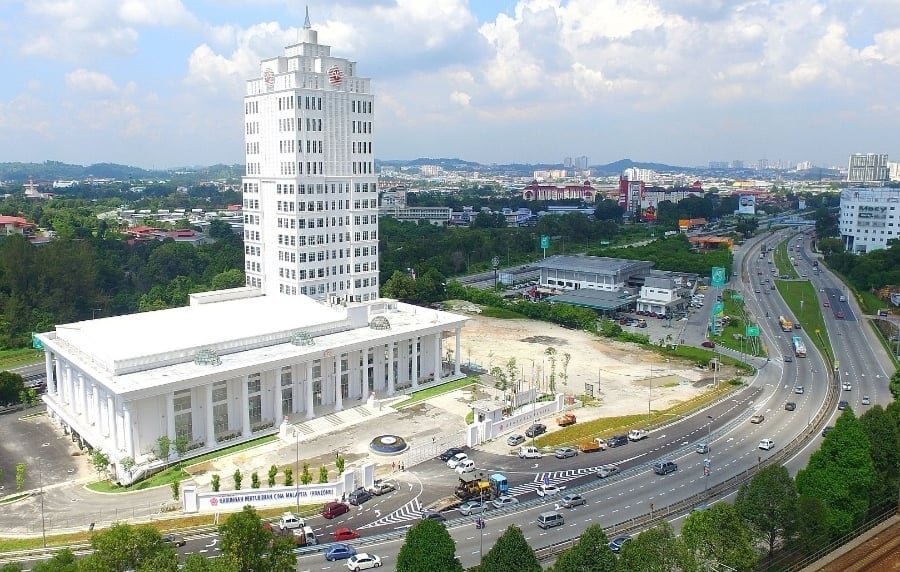  华总代表大会|华总大厦终获入伙纸 吴添泉：克服阻扰创辉煌