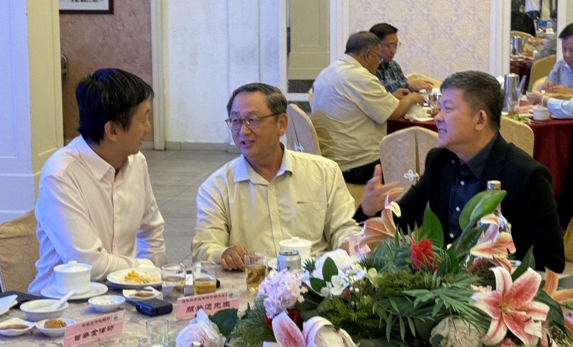 华总改选在即·5候选人同台现身甲华堂宴会