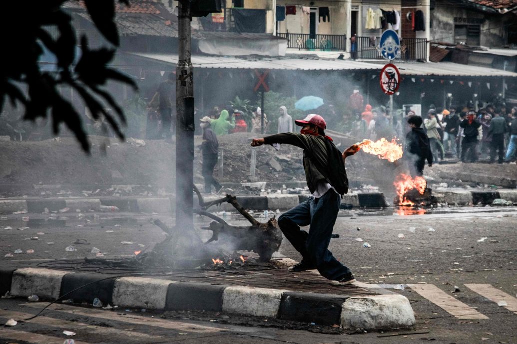 印尼发生致命示威 政府升级安保措施