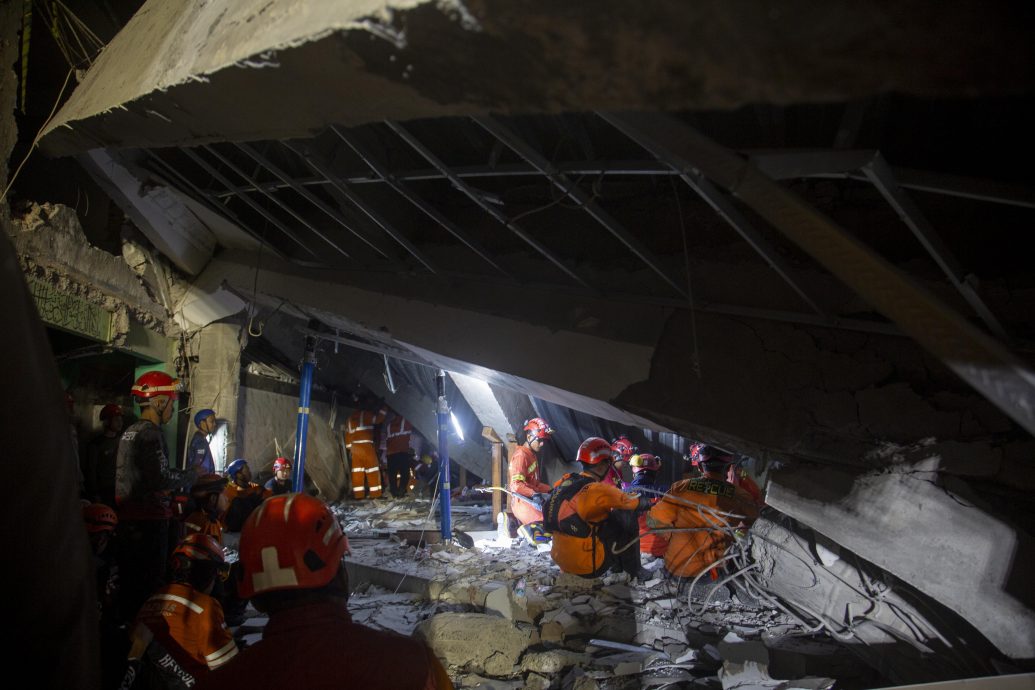 印尼寄宿学校违规加建两楼后倒塌 死者增至3人