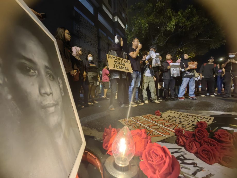 印尼驻马大使馆外 声援印尼人民集会