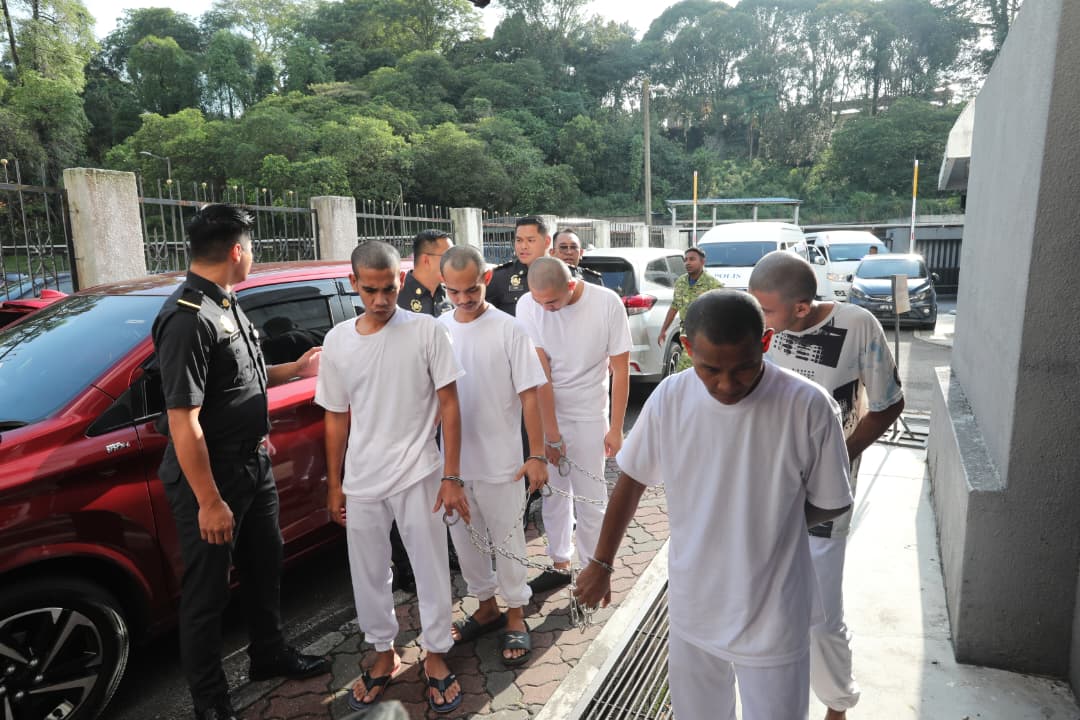 **即时国内**全国：5印尼人拥逾10吨液化石油  每人被判监15年