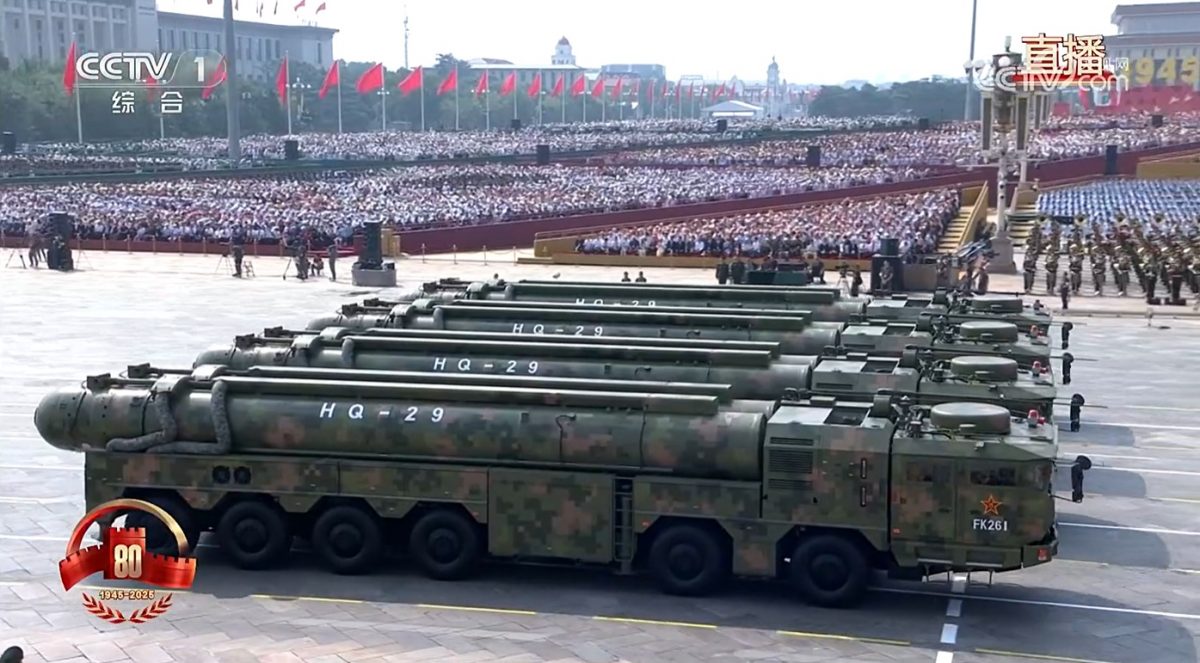 取代+图///分析:新型军备震撼亮相 中传递多维威慑力