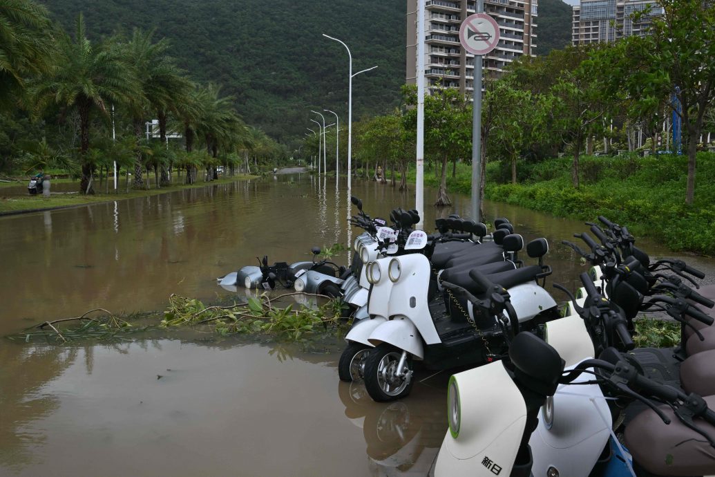 台风“桦加沙”二度登陆中国广西北海 减弱成热带风暴
