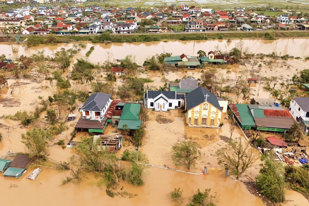 台风博罗依狂袭越南酿19死88伤 逾10万户民宅、万顷农地被淹