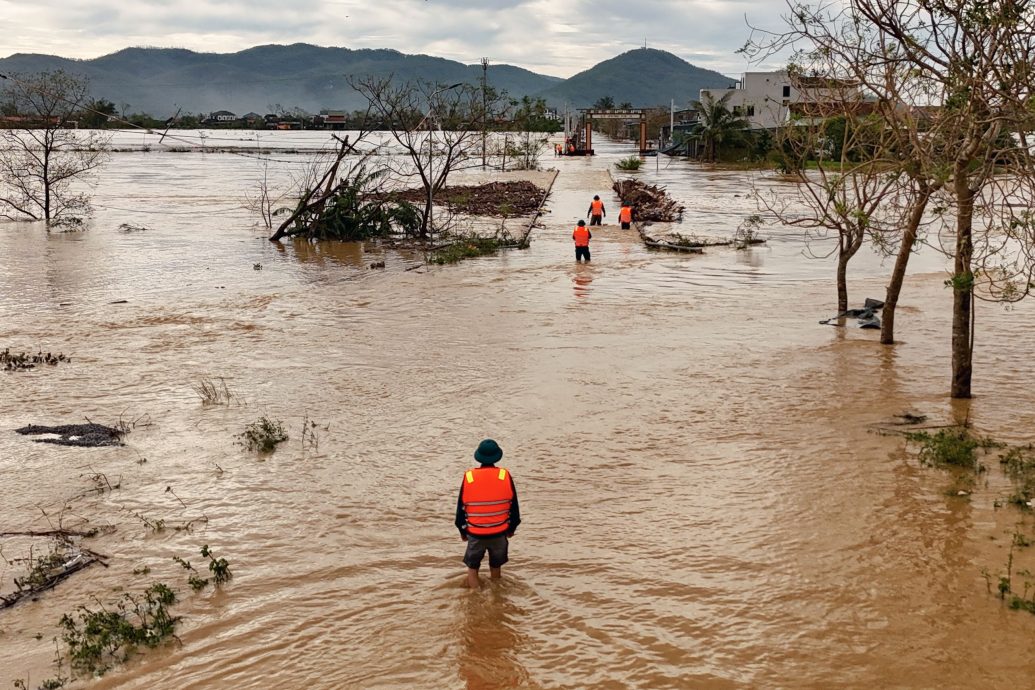 台风博罗依狂袭越南酿19死88伤 逾10万户民宅、万顷农地被淹