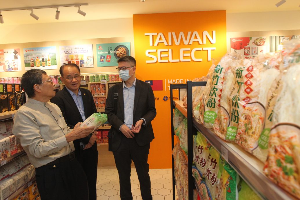 叶非比：“台湾食品专区”推介礼