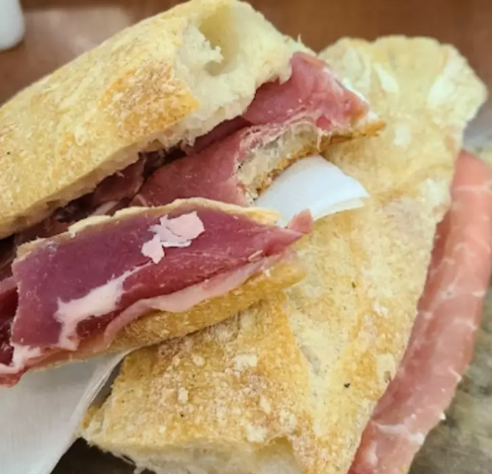 号称世一！巴黎酒吧火腿黄油三文治日卖300份 扎克伯格都尝