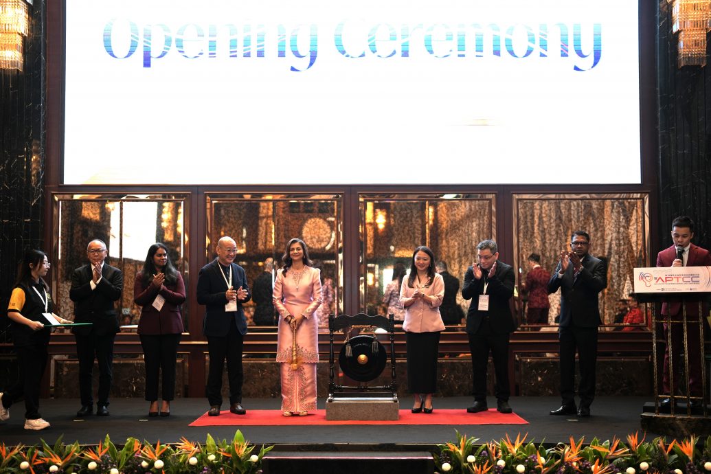 吉王储妃：社会压力加剧 “情感支持尤为重要”