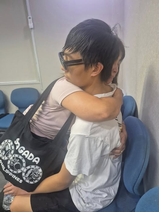 圆满结局! 来马后失踪英少年大卫已平安随母亲返国