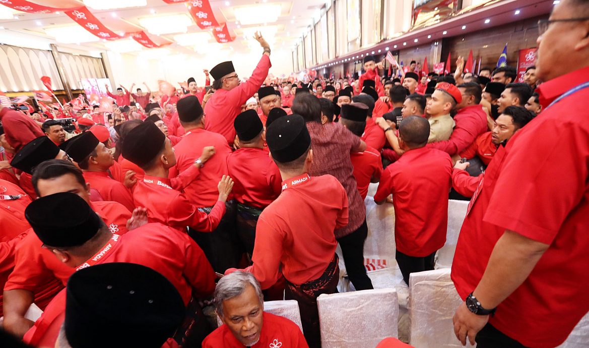 土团党大会|开幕骚乱引恐慌 党员忧安全促维护辩论自由