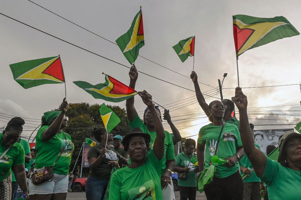 圭亚那:委内瑞拉对运送选举物资船只开火