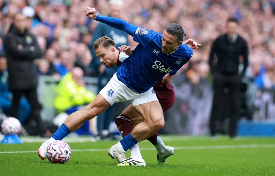 埃弗顿表现亮眼  红军主场严阵以待