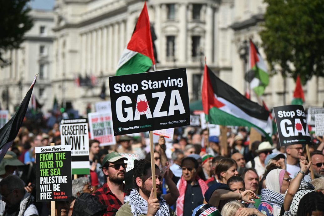 声援被取缔“巴勒斯坦行动” 伦敦逾400人被捕