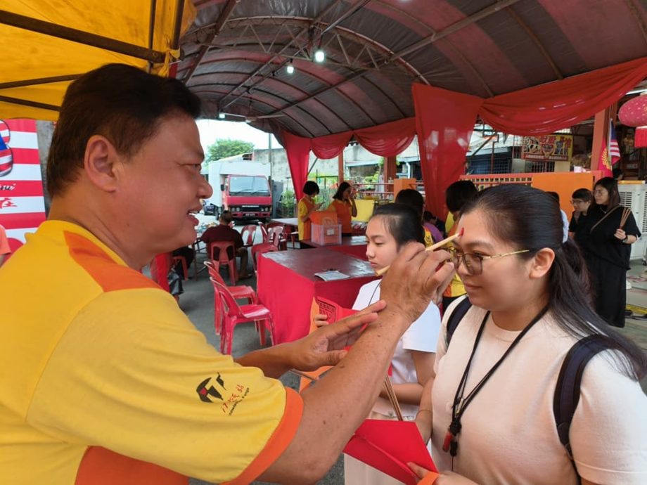 (大北马）三圣慈善福利中心办祭拜孔子，培养孩童信念与努力