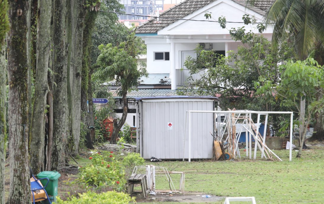 大都会-余保凭记者会:草场不提升 徒浪费/4图